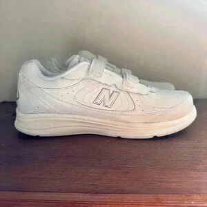 Size 10.5 D - New Balance 577 Hook and Loop White New